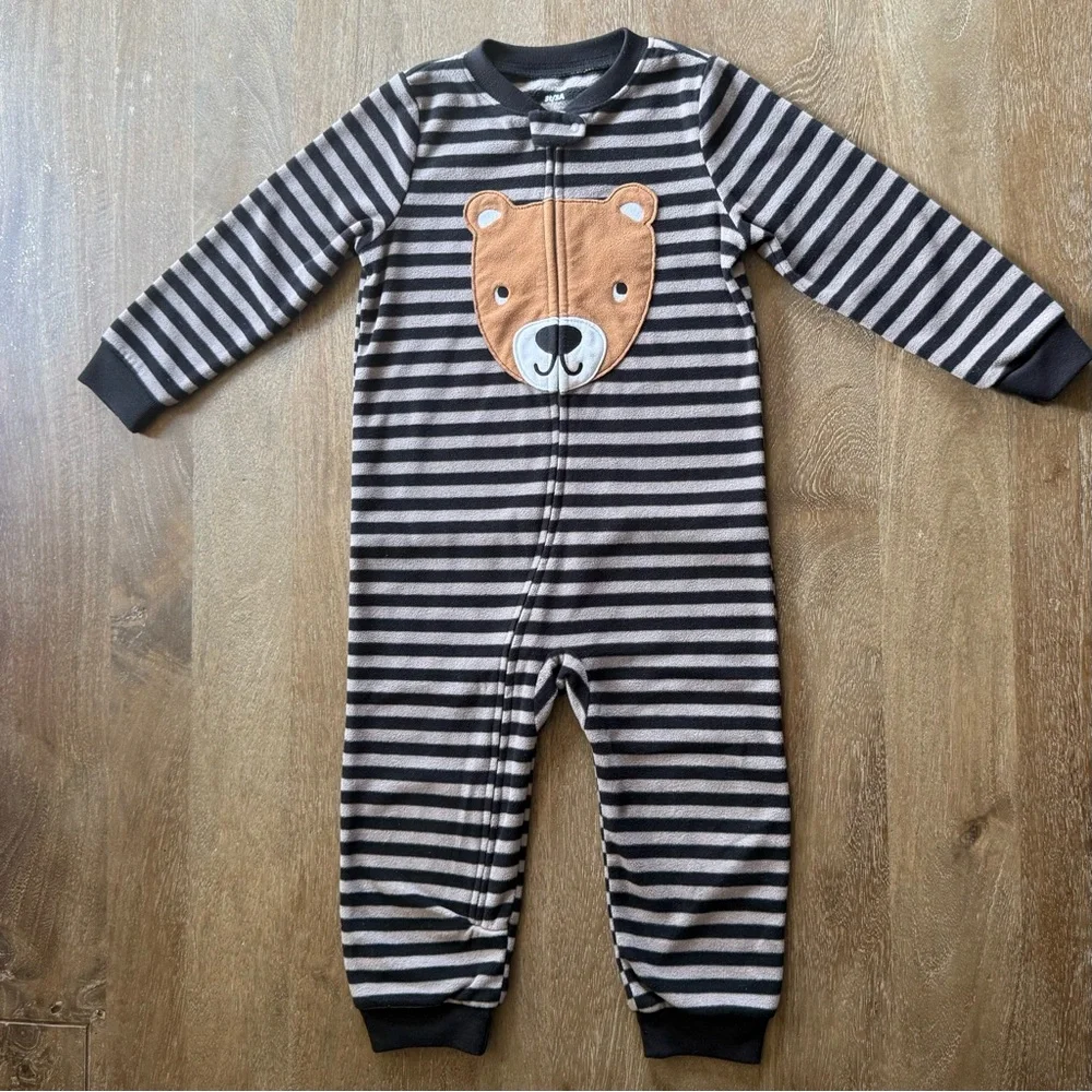 🐻 2/$25 • Carter's | Bundle • Cute Bear Print Onesie Fleece Jammies • 3T/4T